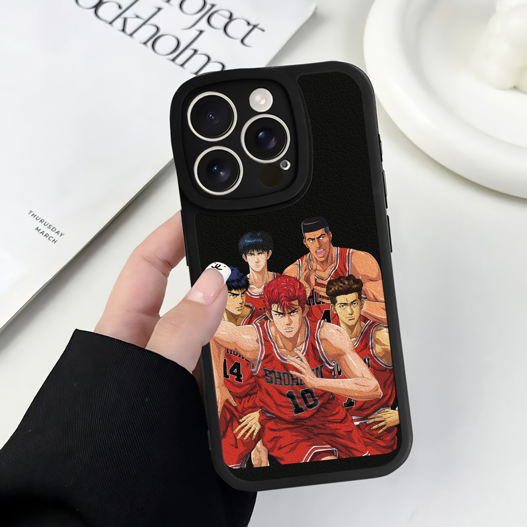 （画像用） SLAM DUNK／スラムダンク 【iPhone 16シリーズ対応】シリコンスマホケース（レザー調） 材質：シリコン